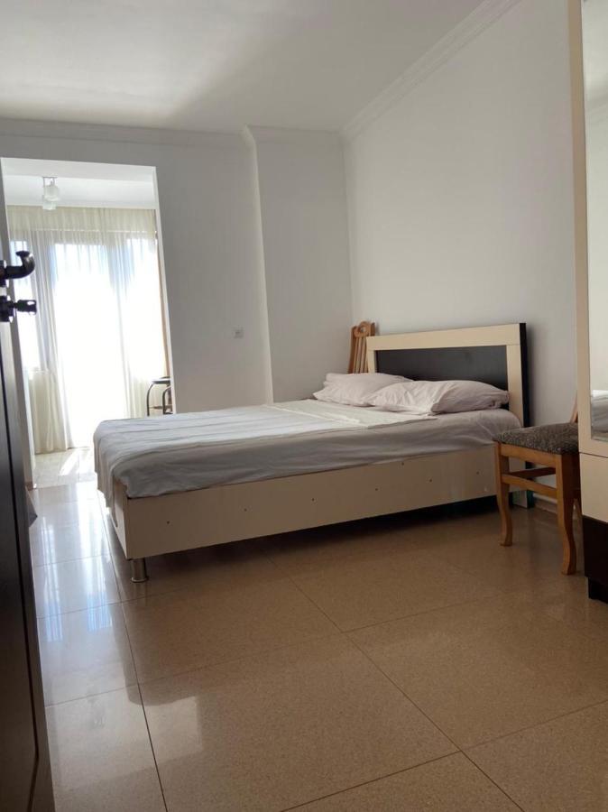 Gulnasi'S Guesthouse 바투미 외부 사진